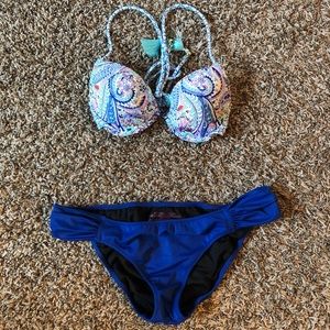 Victoria’s Secret Swimsuit | 32B + Bottoms (m)